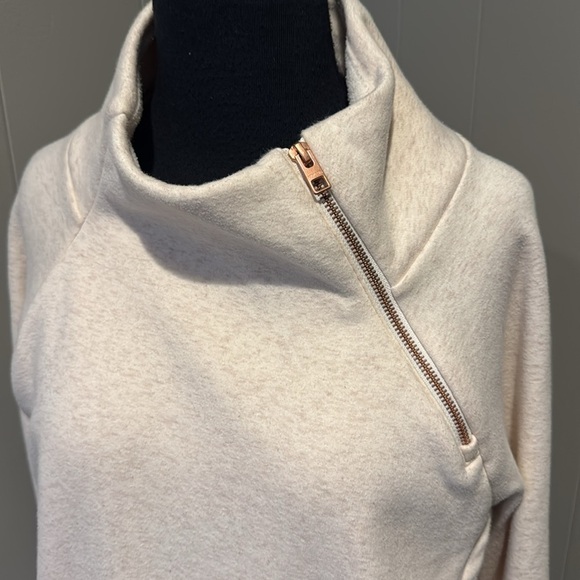 ATHLETA heather ivory high rose gold diagonal zipper neckline sweatshirt top. Sm - Picture 7 of 10